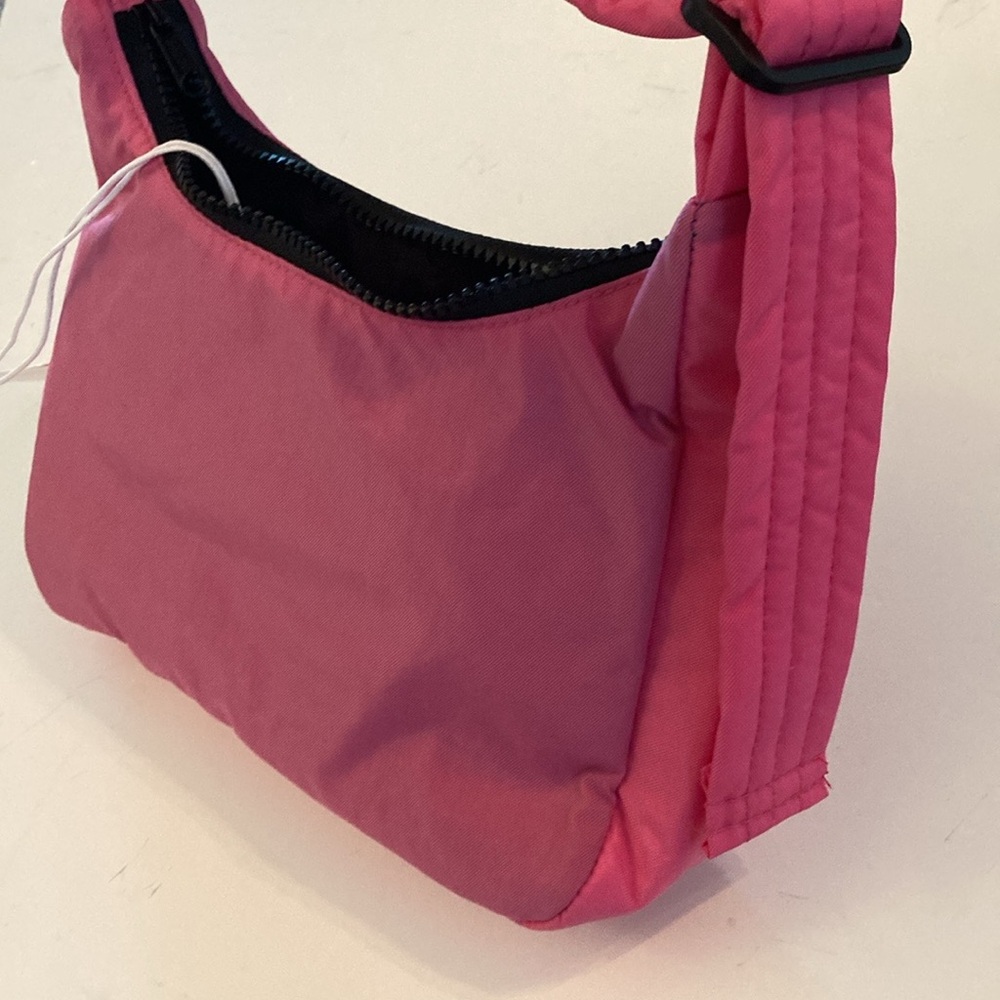 BAGGU mini nylon Pink Padded Shoulder Bag NEW two tone azalea pink sample bag - Picture 11 of 13